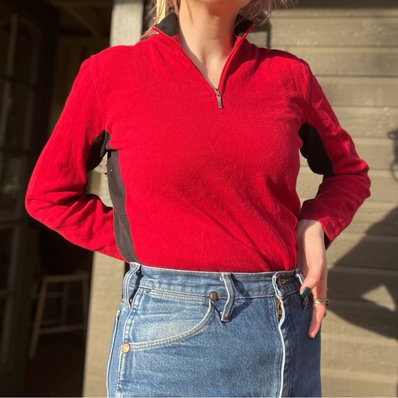 Red and black zip collar sweater - Picture 9 of 12